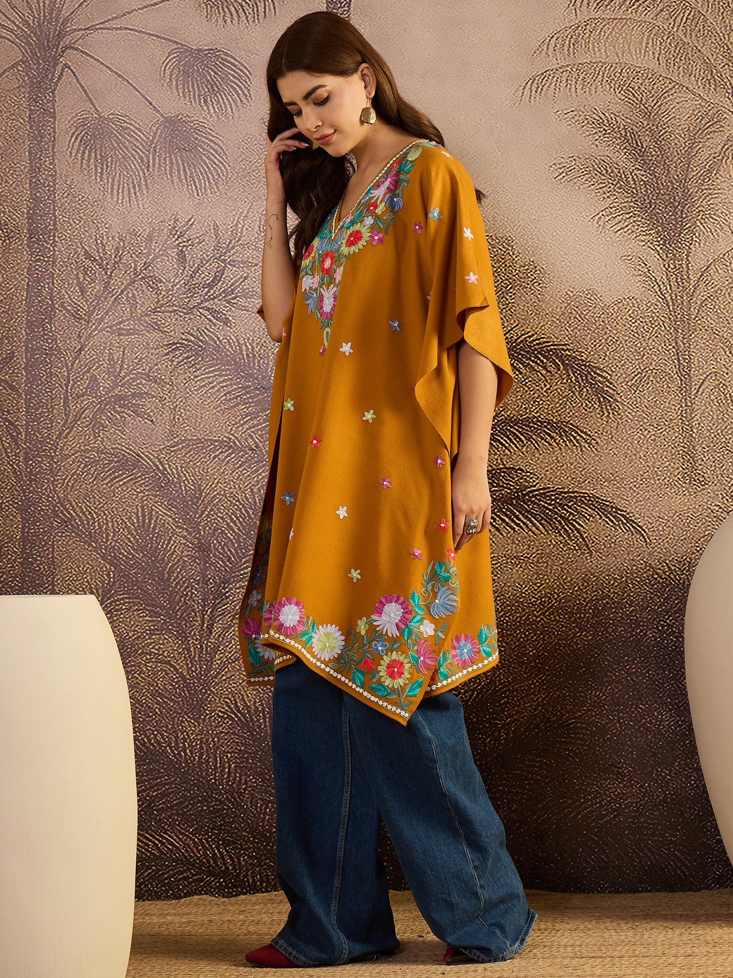 Noor-Ehsaas Kashmiri Embroidery Kaftan