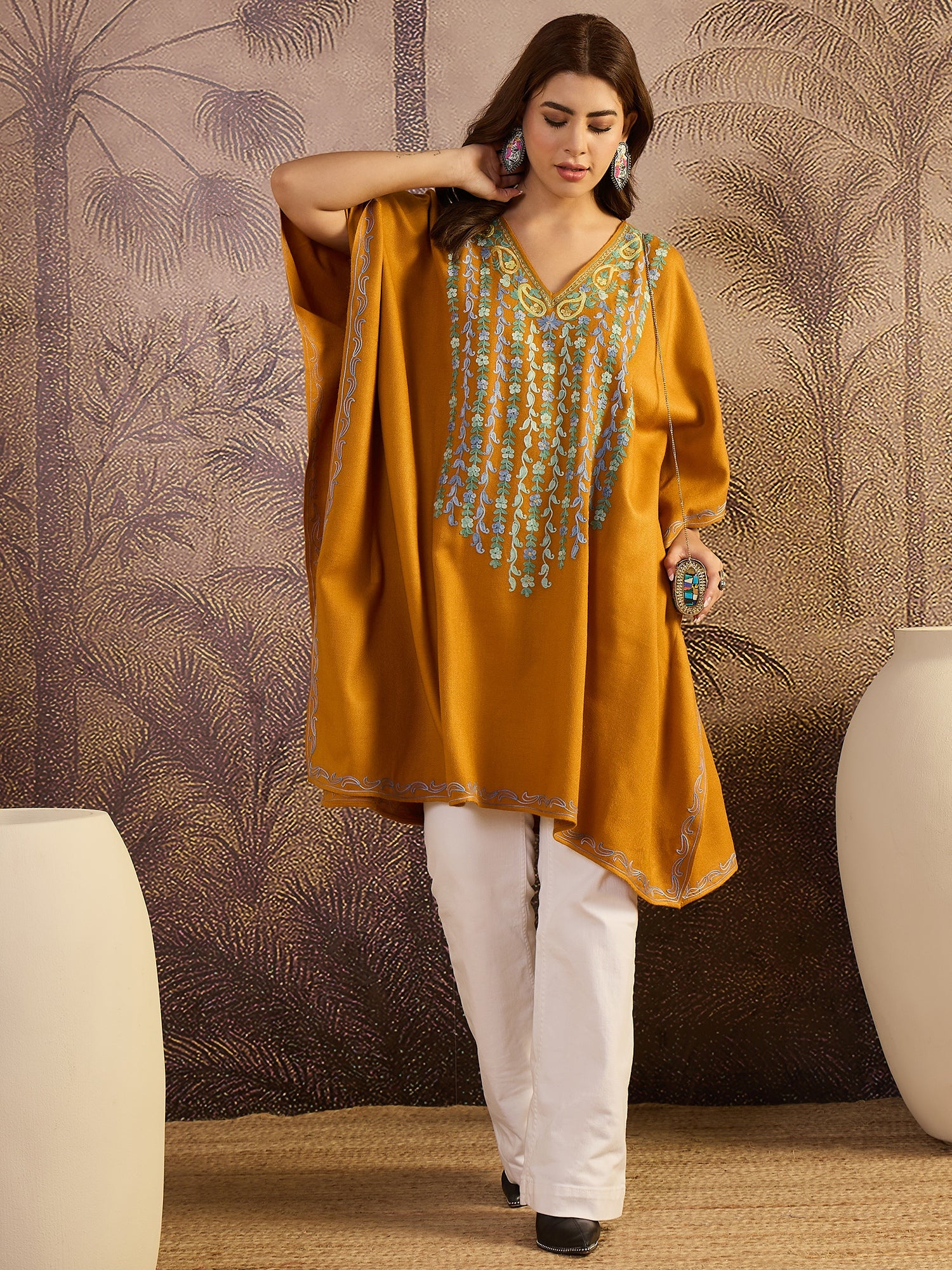 Nazneen Kashmiri Embroidery Kaftan Kurta