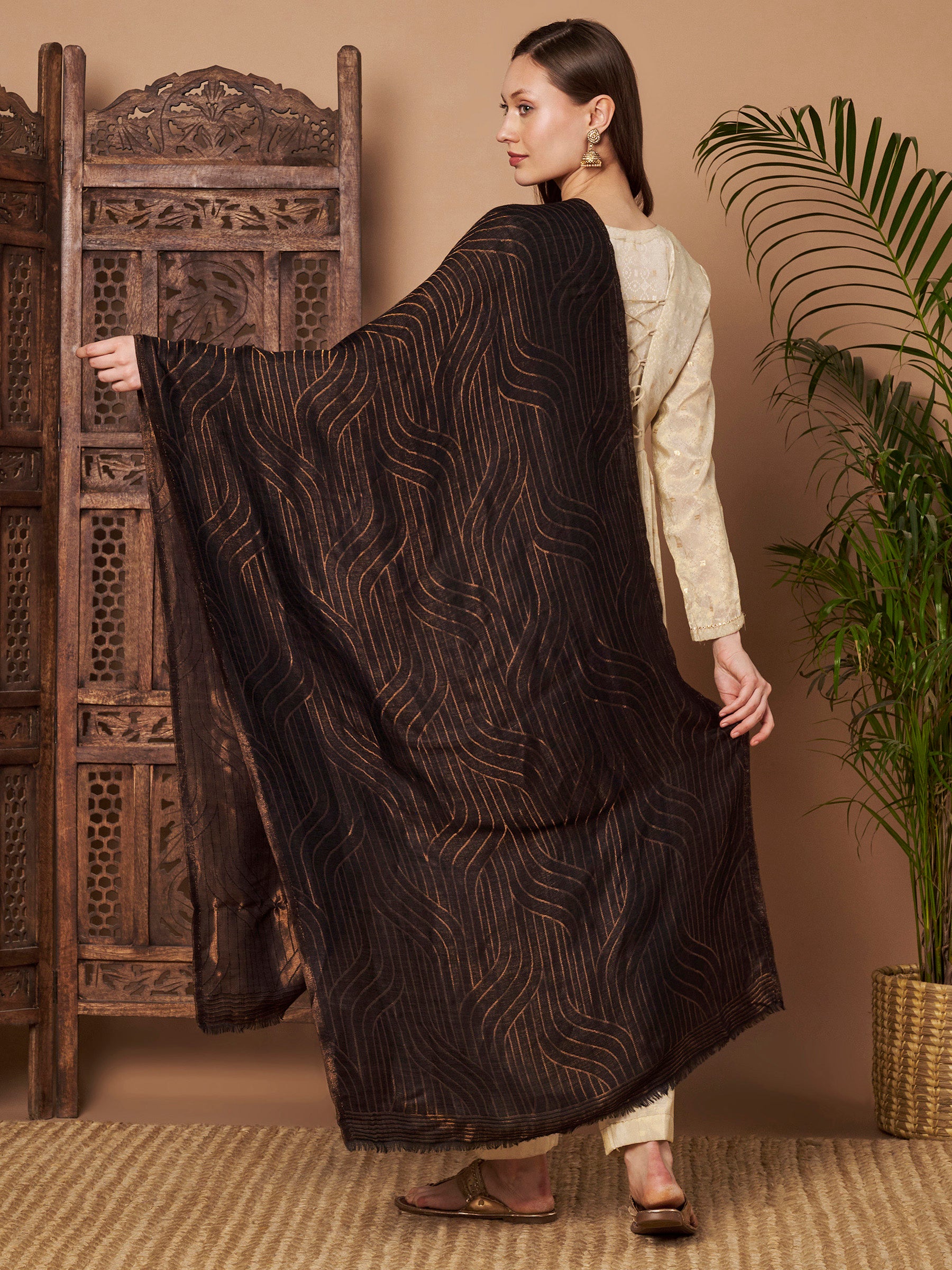 Zari Geometric Reversible Stole - Black