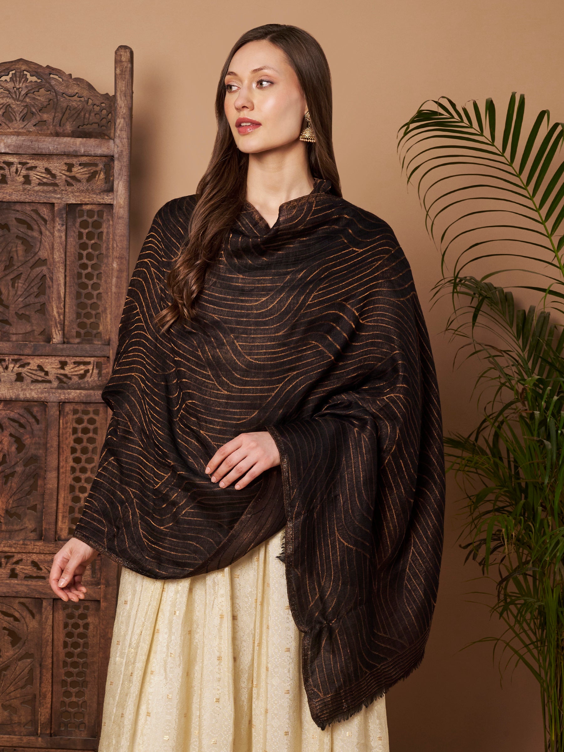 Zari Geometric Reversible Stole - Black