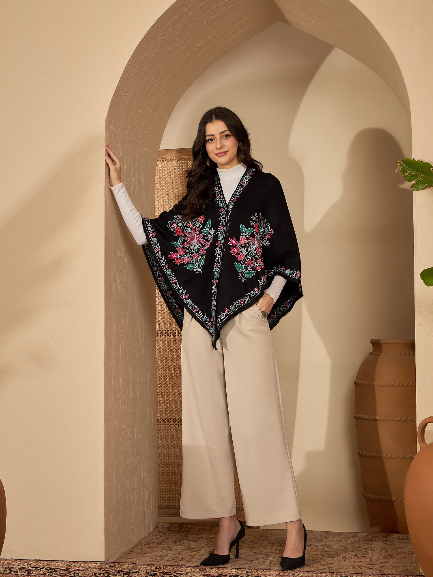 Women Black Floral Aari Embroidered Kashmiri Pheran Top