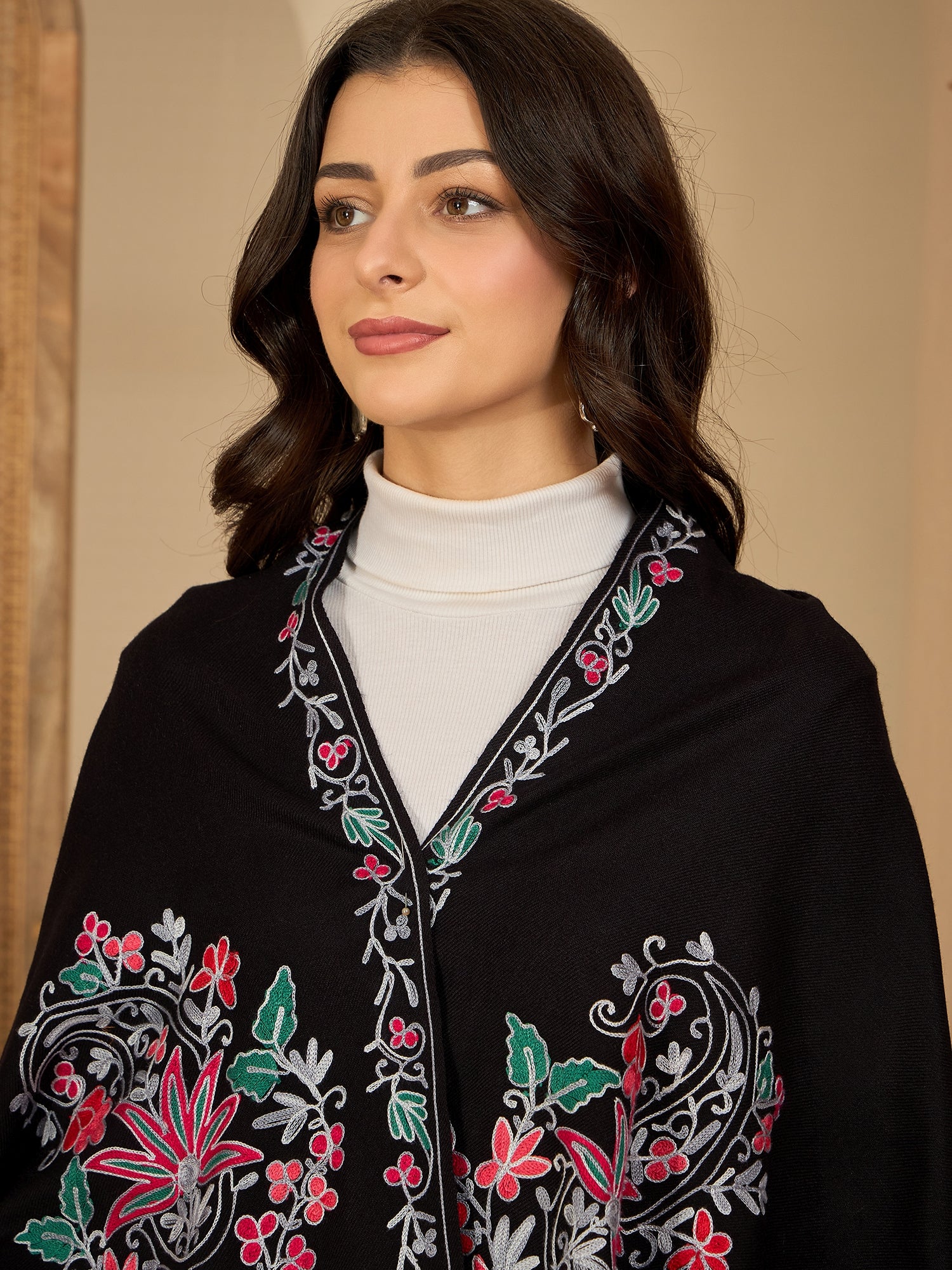 Women Black Floral Aari Embroidered Kashmiri Pheran Top