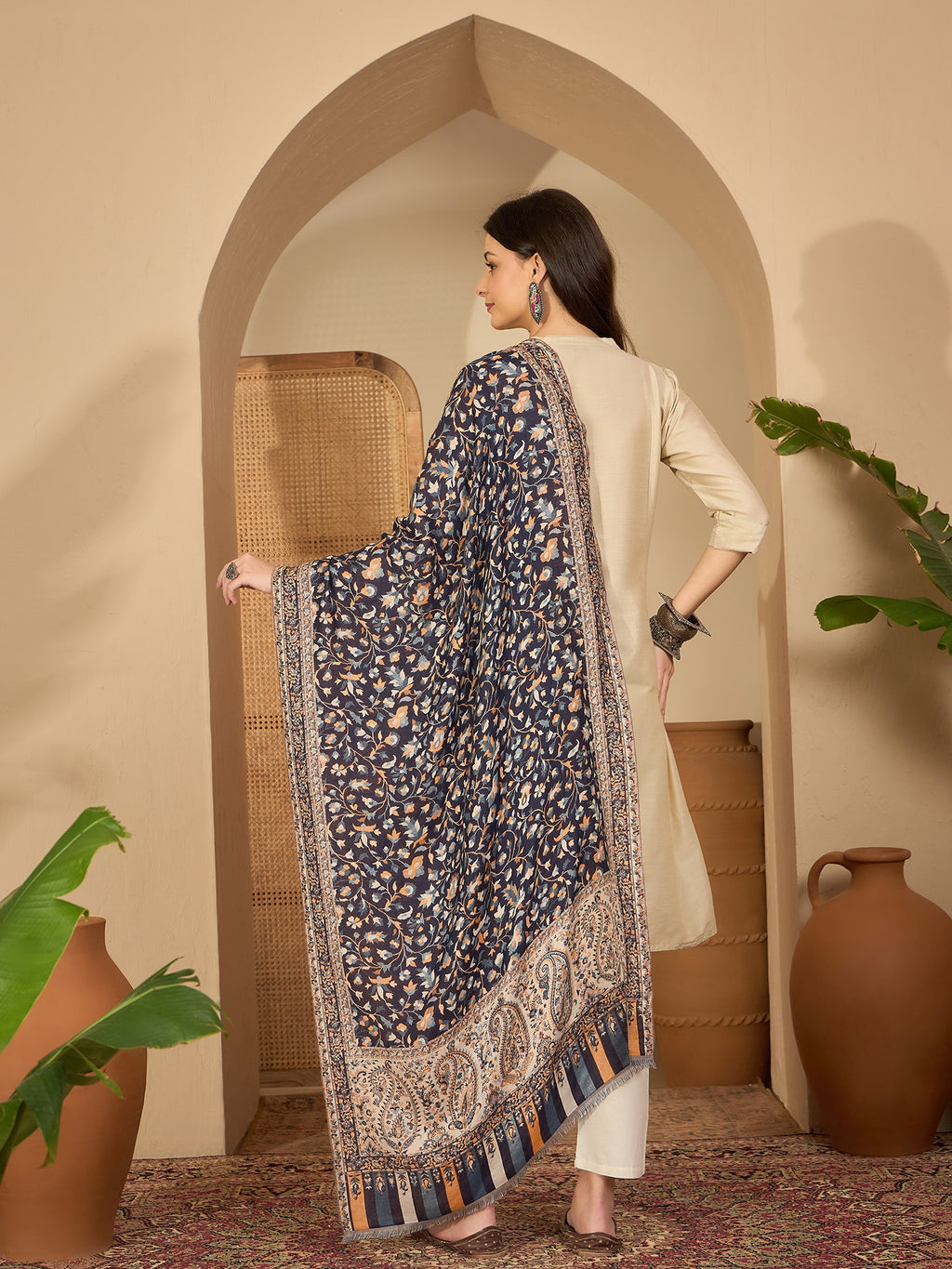 Women Navy White Reversible Kashmiri Kaani Weave Stole