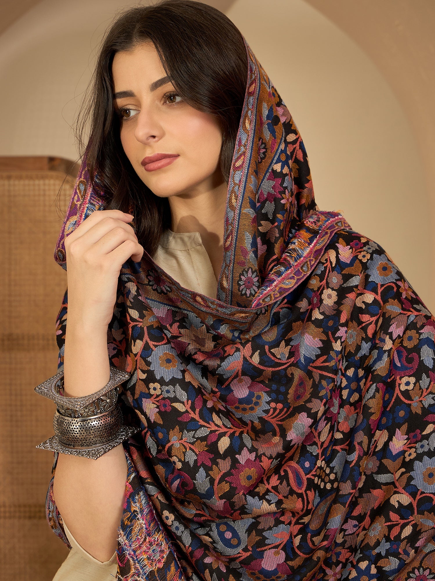 Women Black Kashmiri Kaani Weave Stole