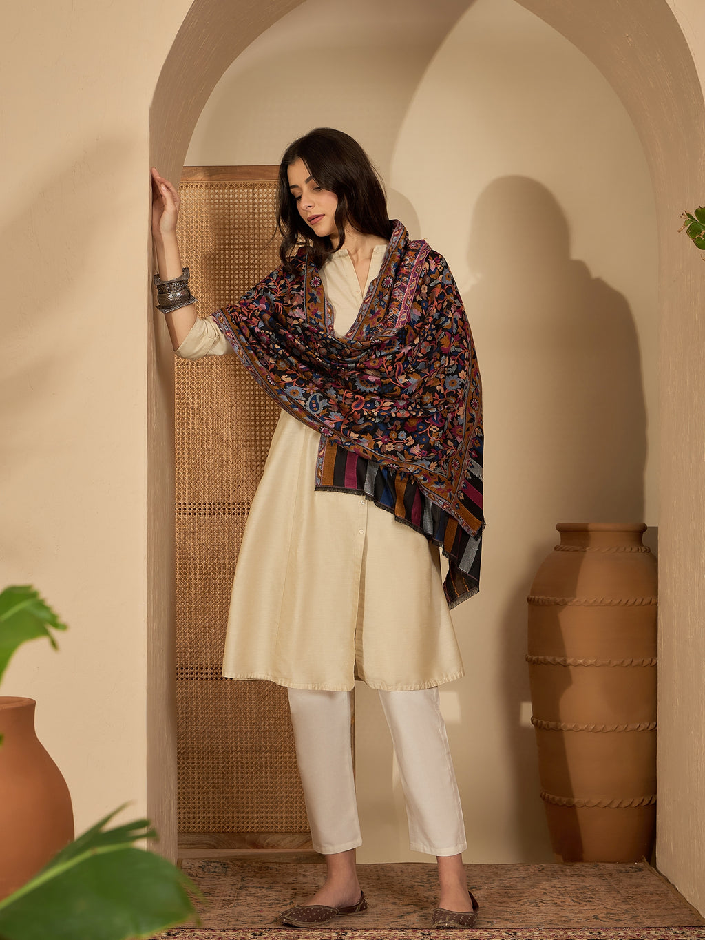 Women Black Kashmiri Kaani Weave Stole