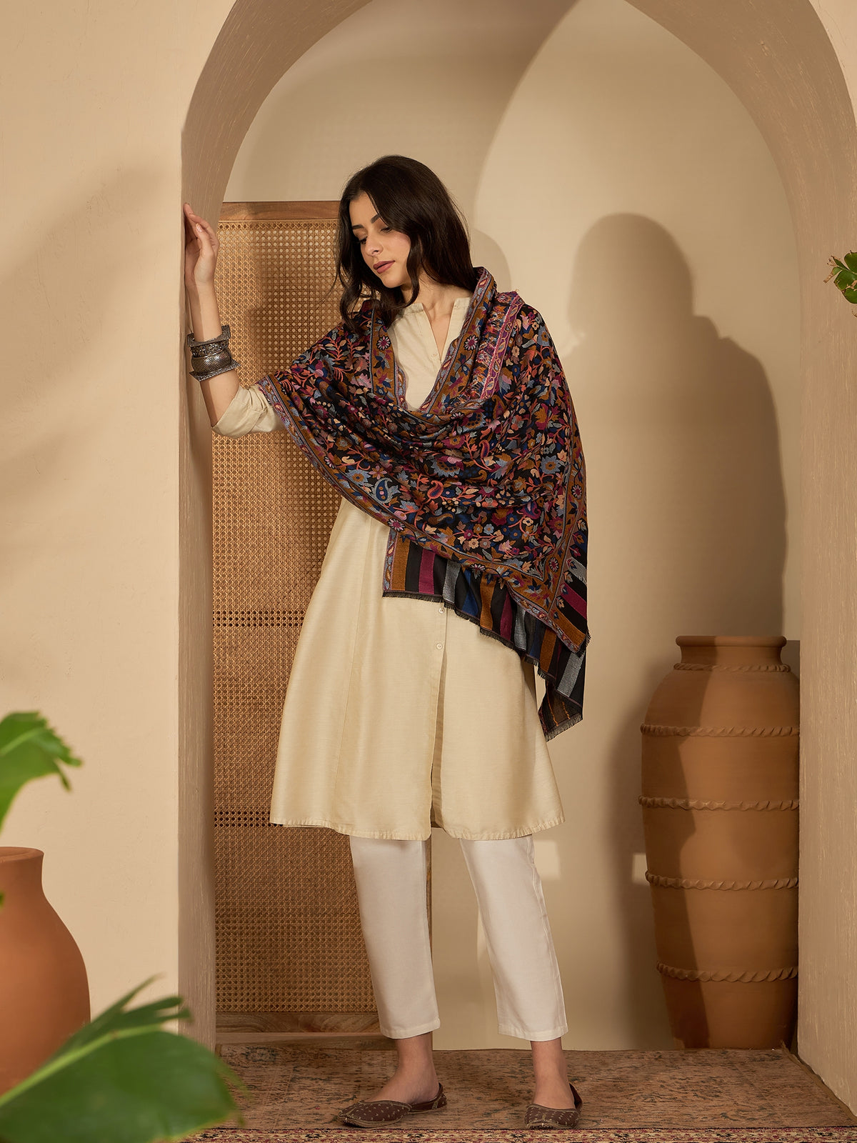Women Black Kashmiri Kaani Weave Stole