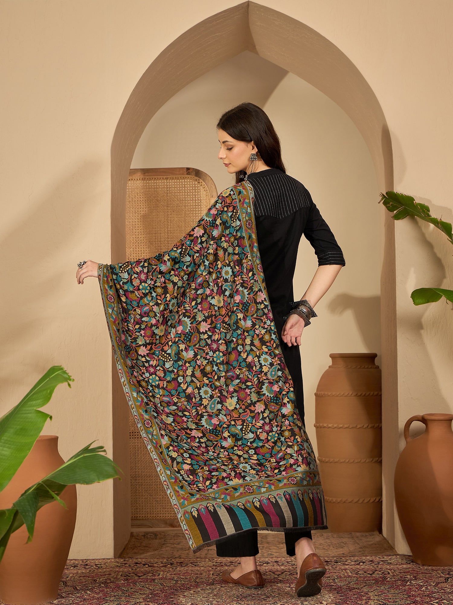 Women Black Woollen Kashmiri Kaani Weave Stole