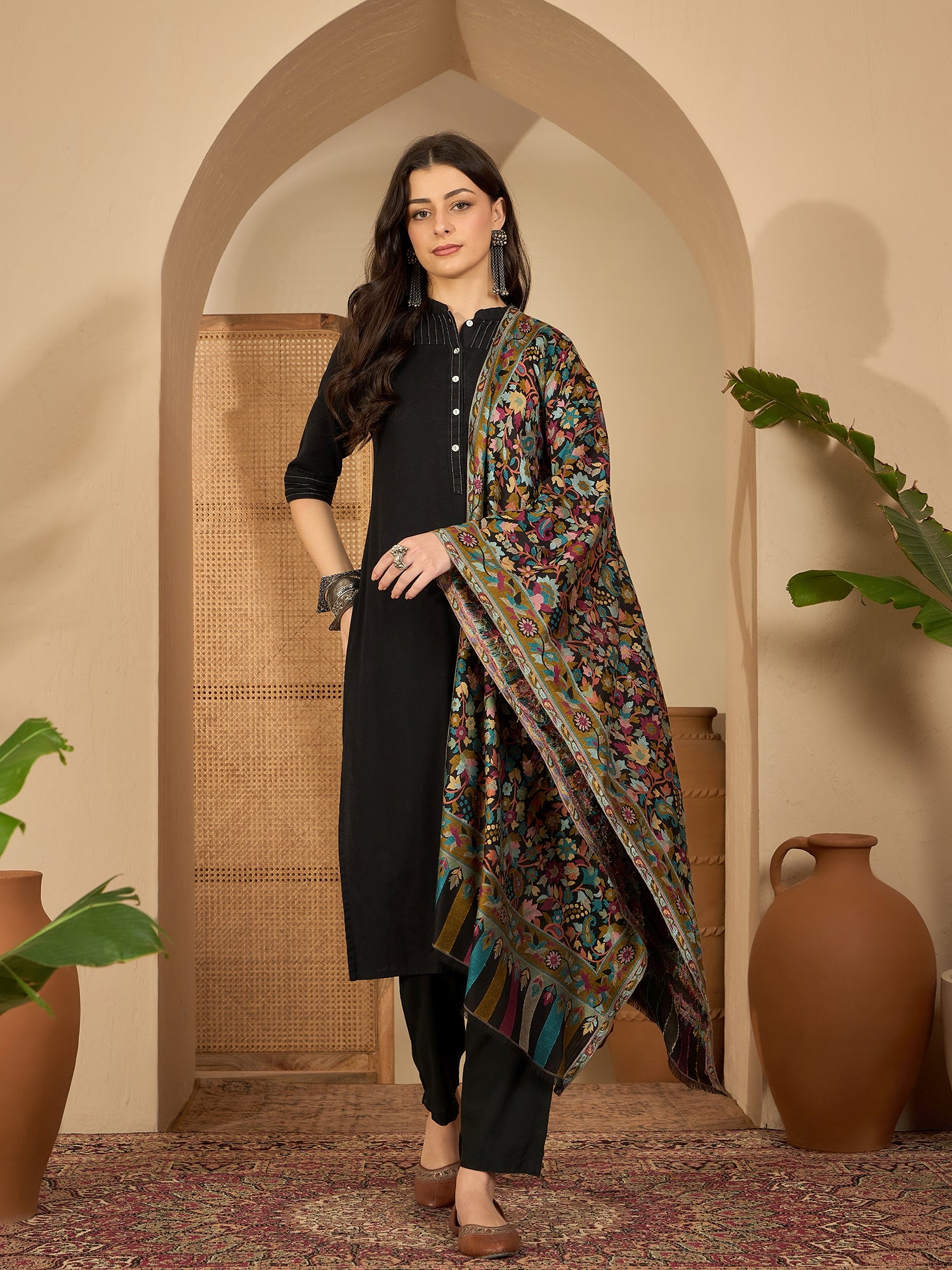 Women Black Woollen Kashmiri Kaani Weave Stole