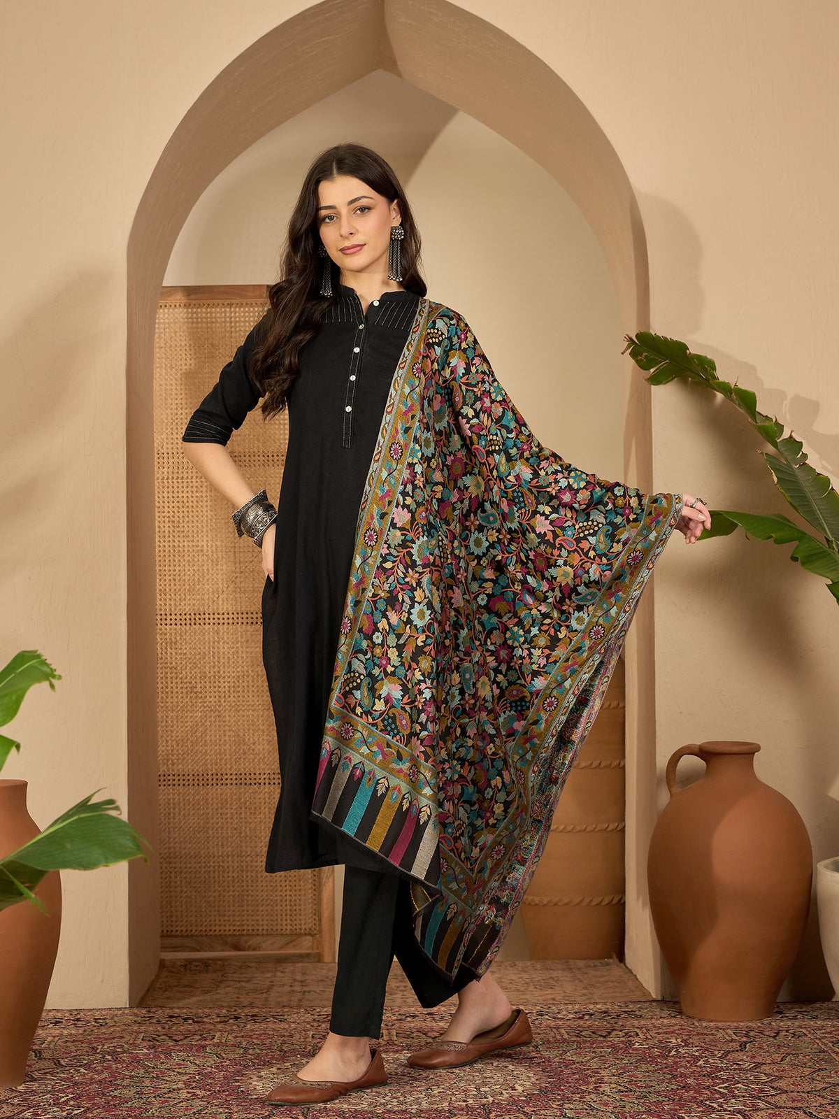 Women Black Woollen Kashmiri Kaani Weave Stole