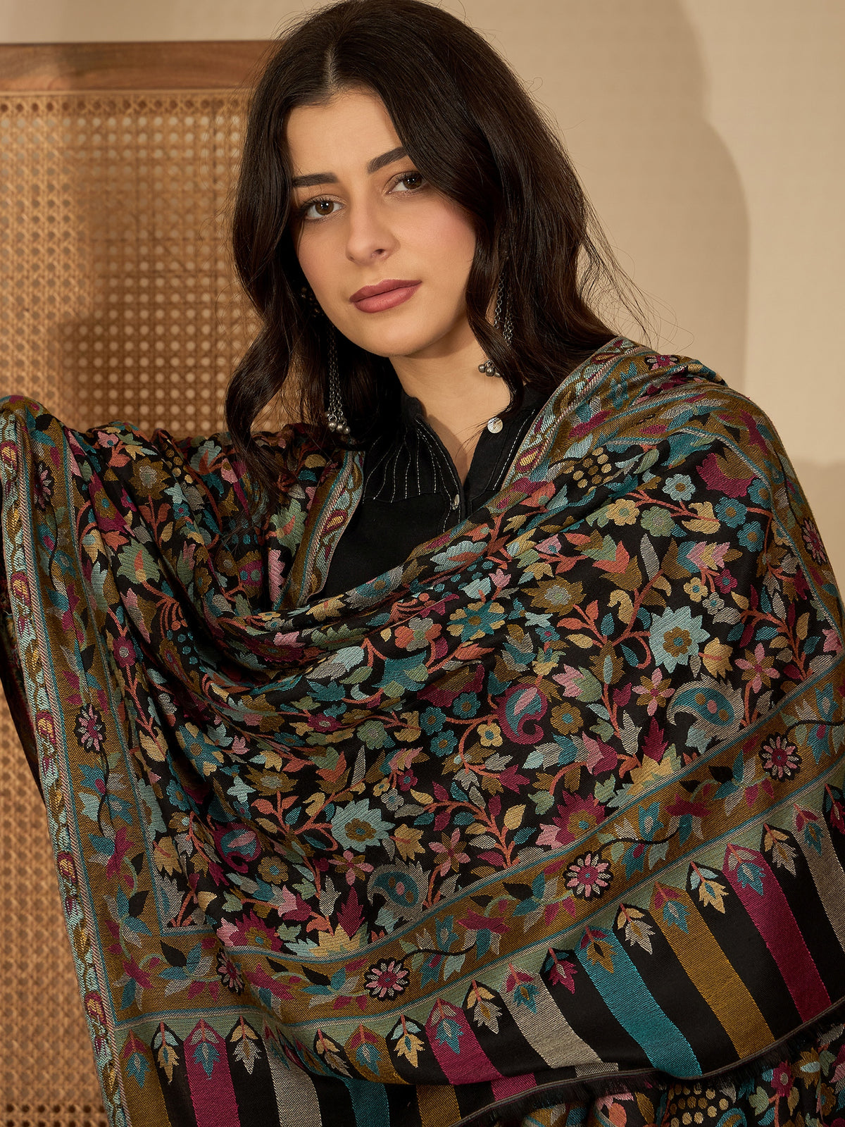 Women Black Woollen Kashmiri Kaani Weave Stole