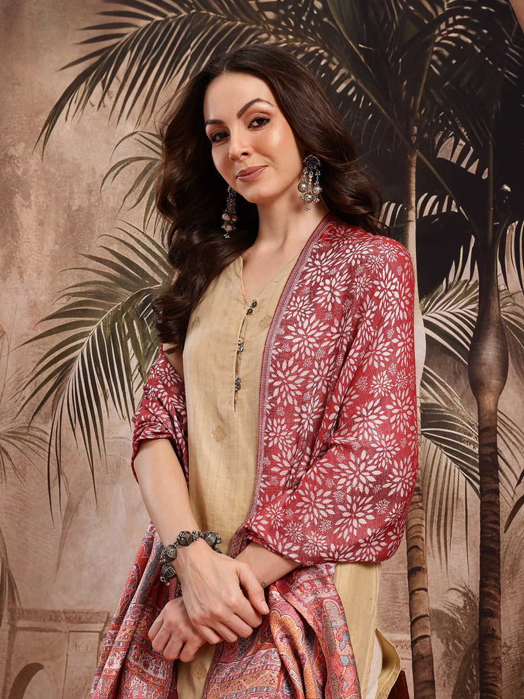 Women Maroon Floral Woven Design Stole