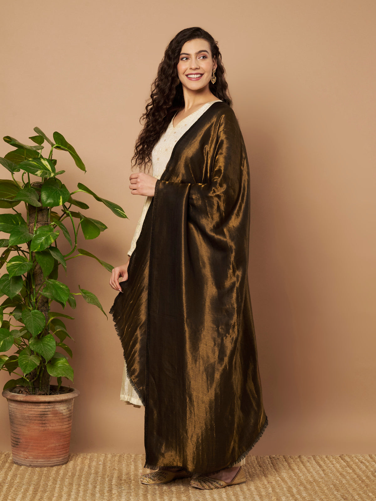 Zari Reversible Stole - Black