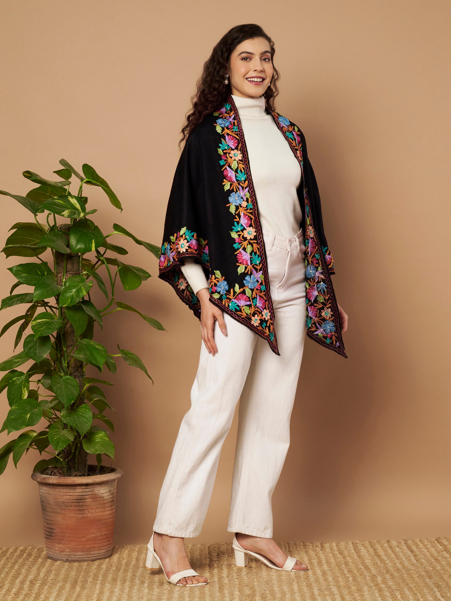 Gulmaar Embroidered Kashmiri Pheran Top