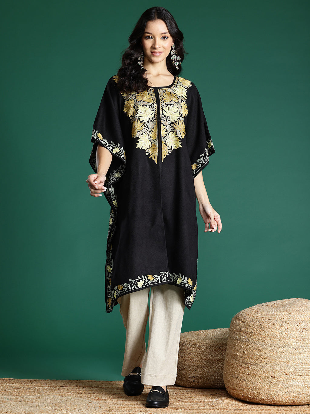 Freesize kaftan with floral embroidery and flared sleeves