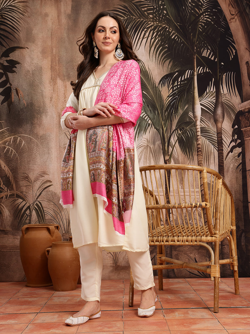 Women Pink Floral Woven Design Stole