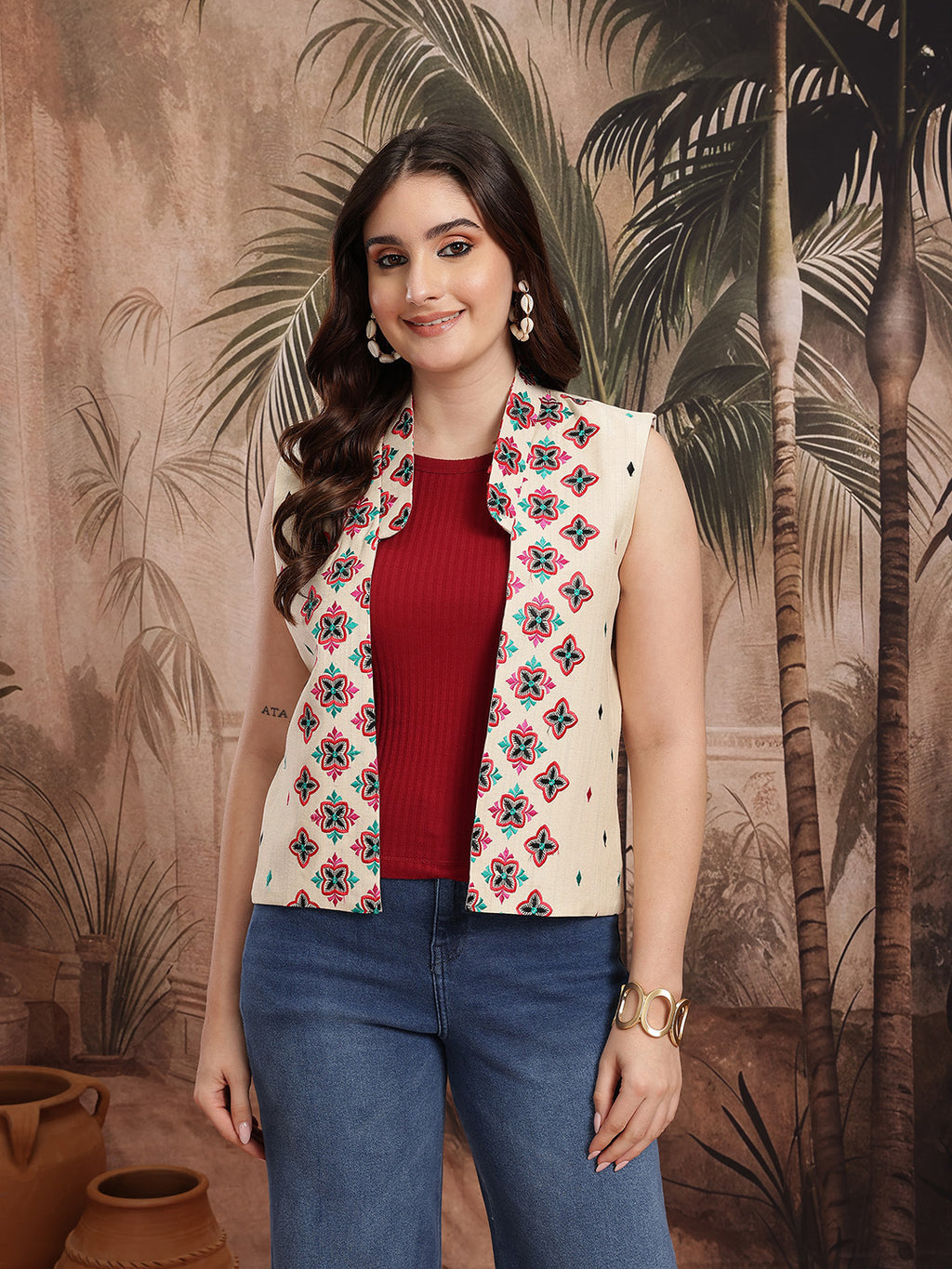 Women Cream Geometric Embroidered Tailored Sleeveless Jacket