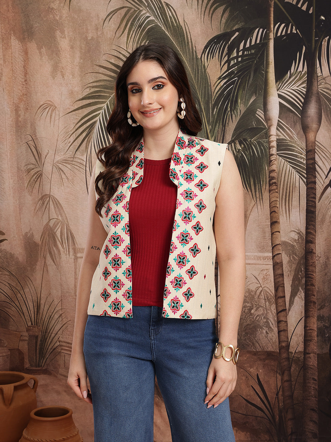 Women Cream Geometric Embroidered Tailored Sleeveless Jacket
