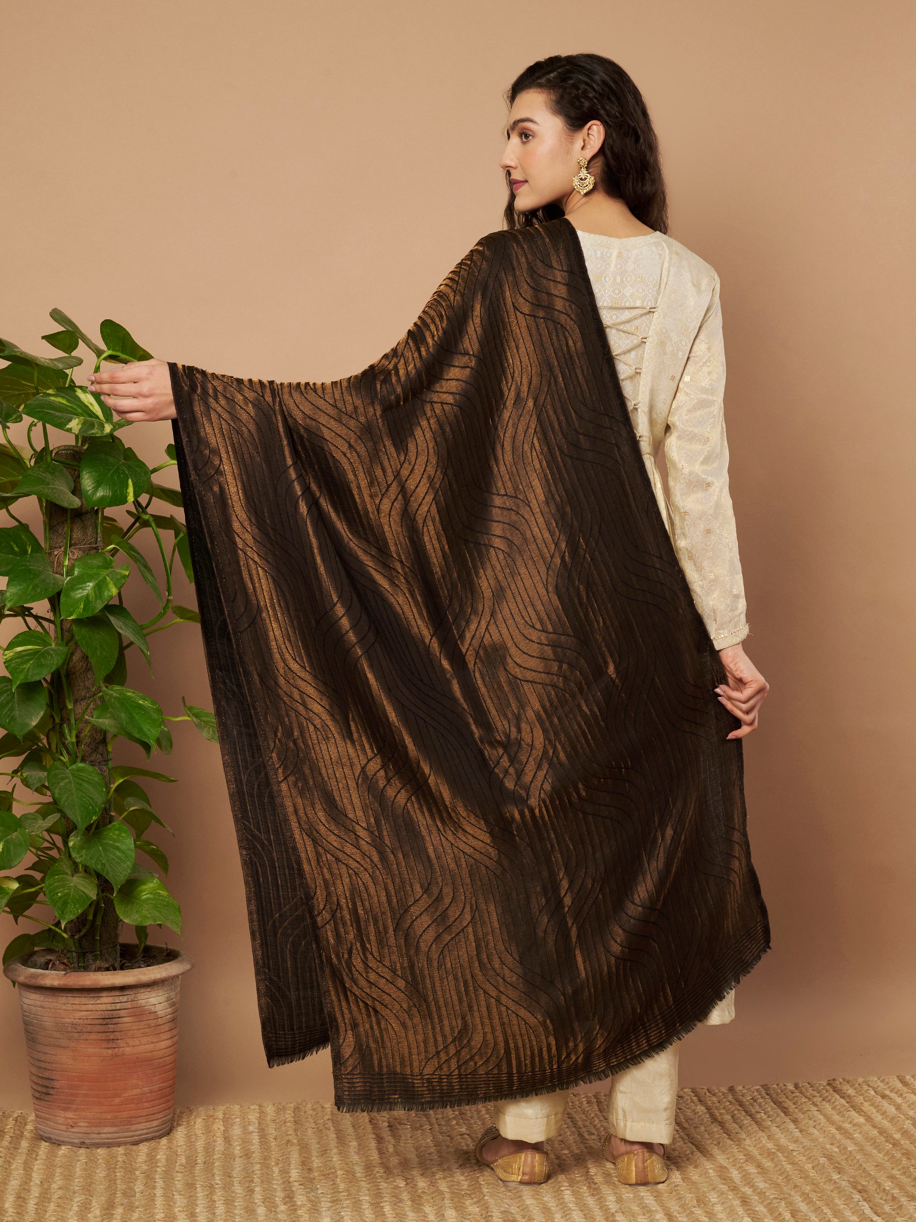 Zari Geometric Reversible Stole - Black
