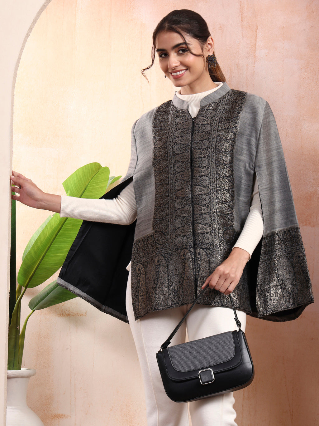 Noorvi kaani Cape Jacket