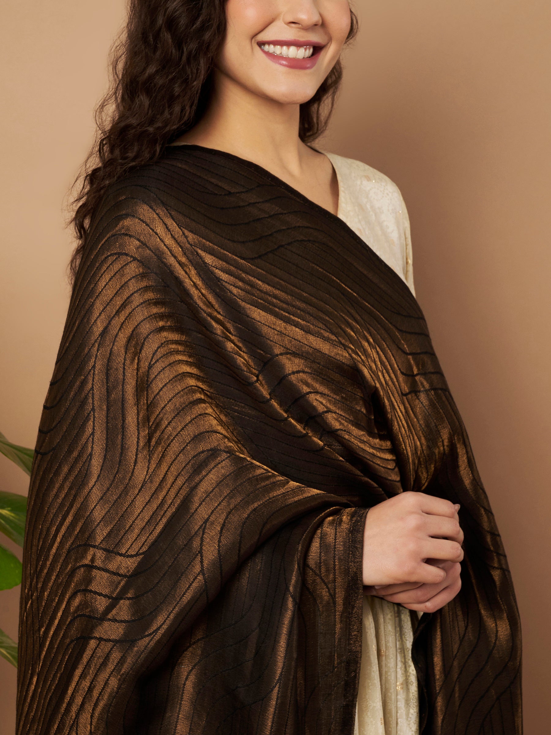 Zari Geometric Reversible Stole - Black