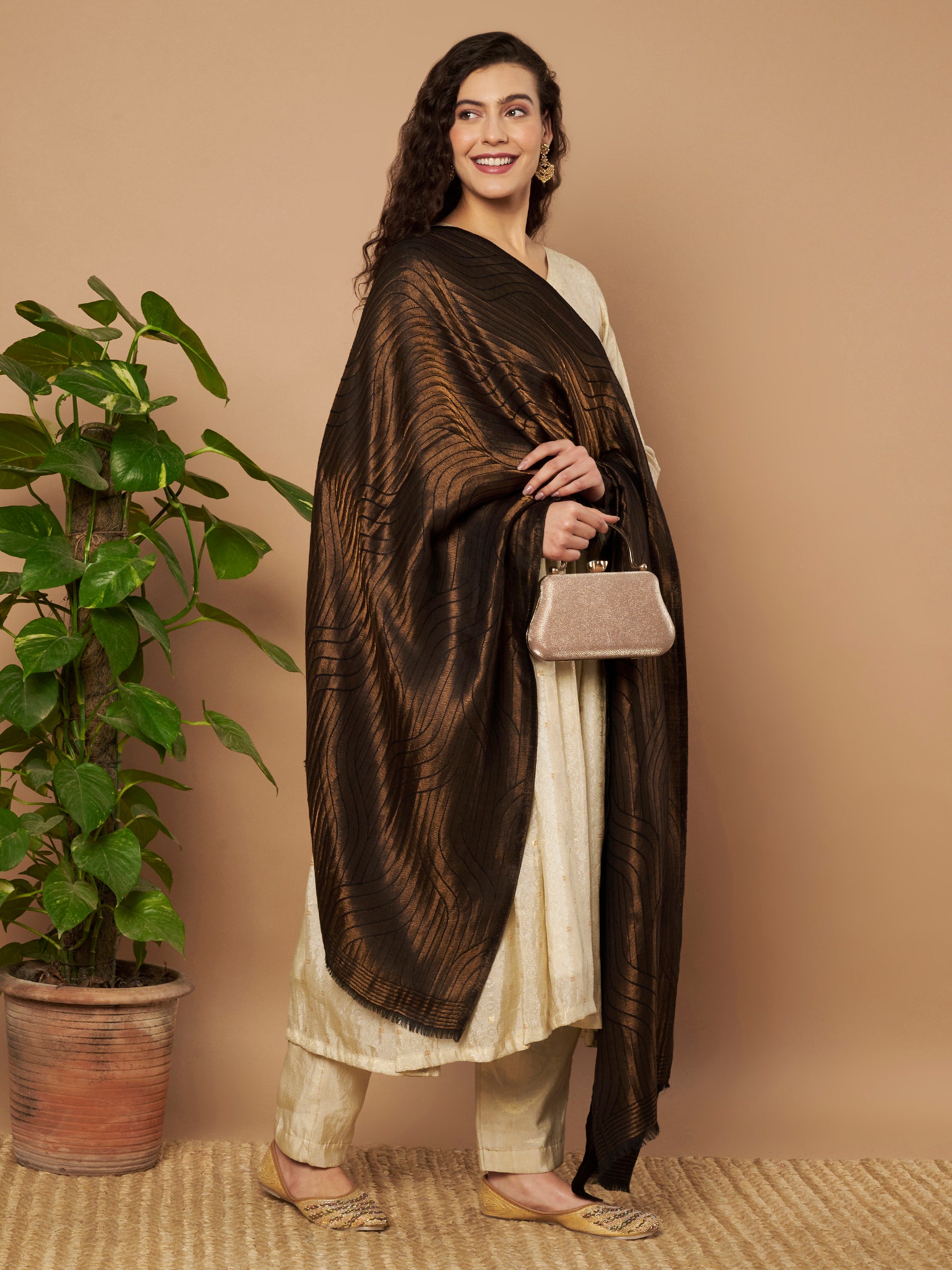 Zari Geometric Reversible Stole - Black