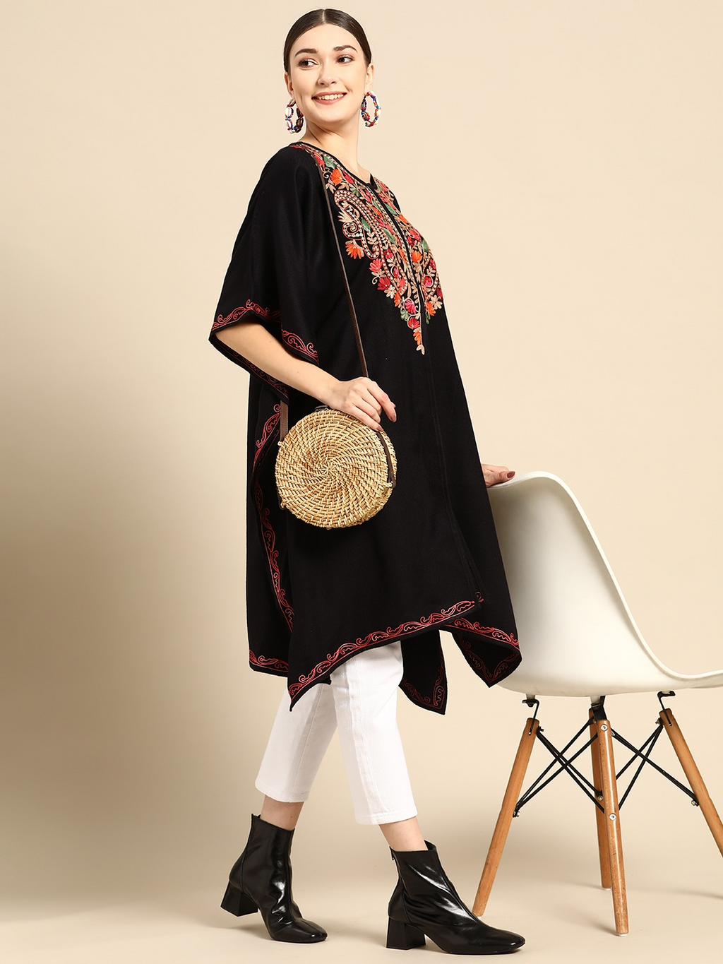 Women Black & Red Kurta