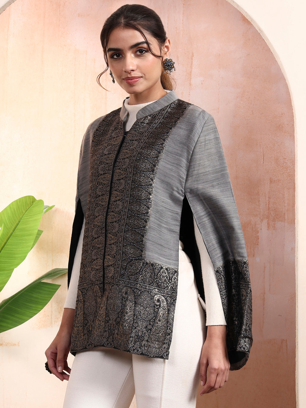 Noorvi kaani Cape Jacket