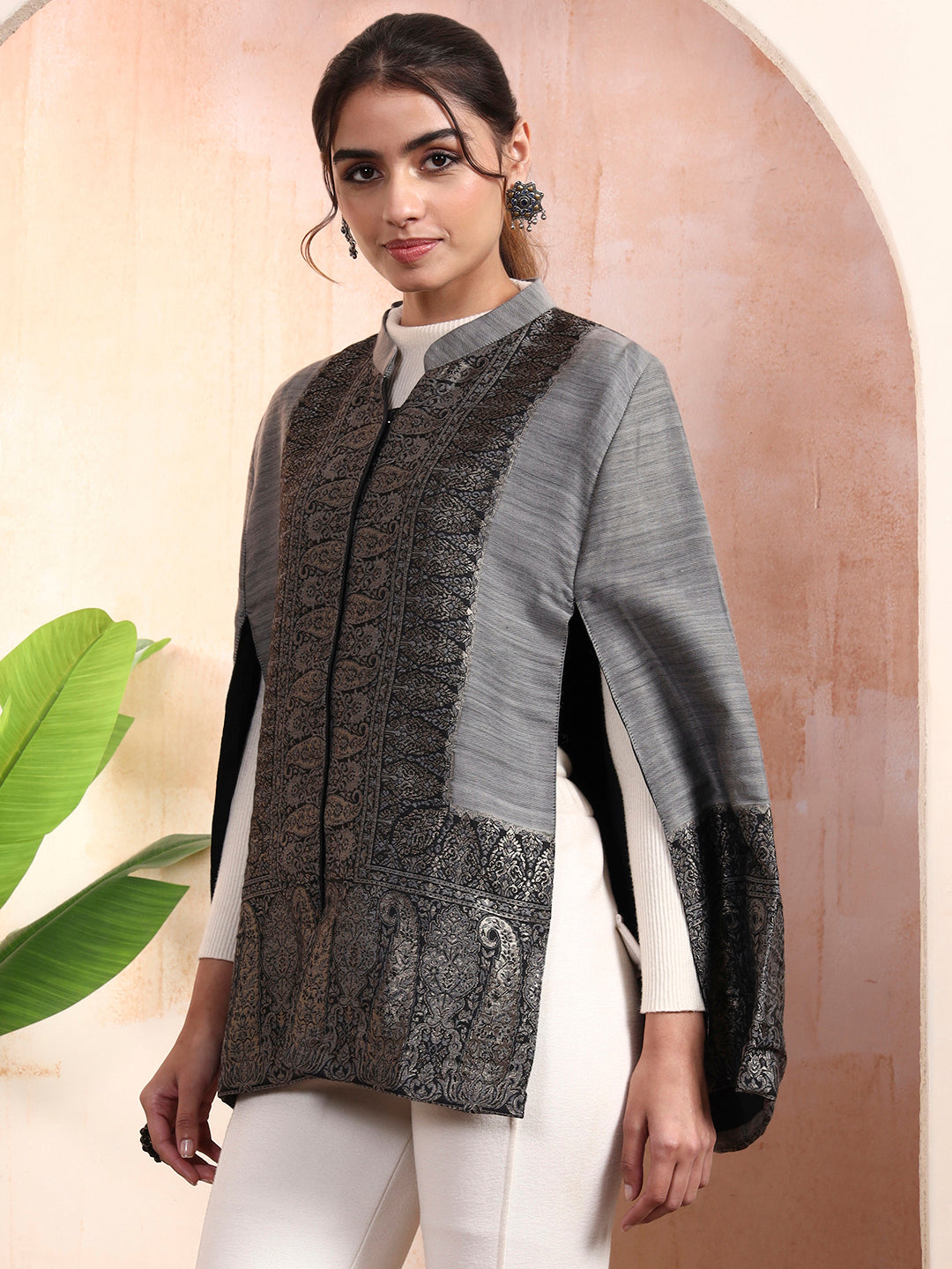 Noorvi kaani Cape Jacket